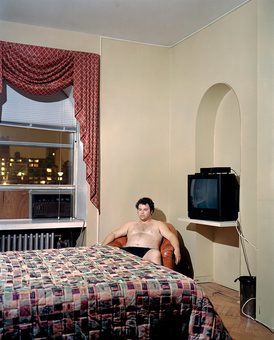 LEWIS_in_chelsea_hotel