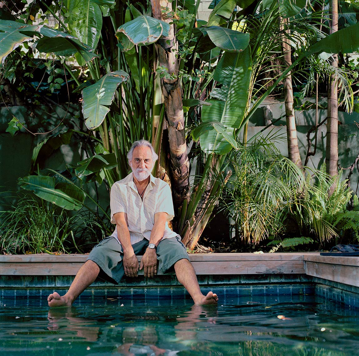 Tommy_chong_by_pool_WEB